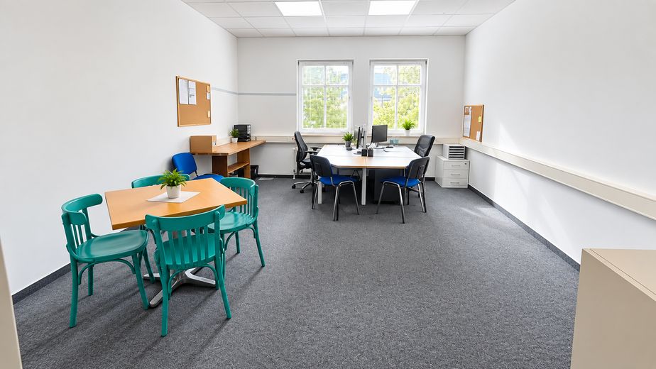 Office space for rent – Photo 3