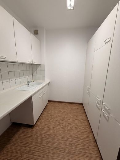 Helle Büro-/Praxisräume 110 qm in bester Lage – Küche