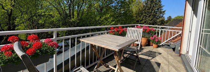 Mooie en vriendelijke 3-kamerzolderwoning met balkon en parkeergarage – Balkon