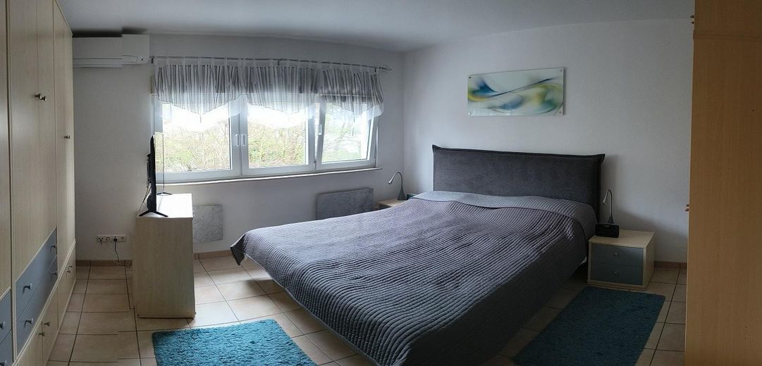 Modernisiertes Reihenmittelhaus in ruhiger Lage – Schlafzimmer 1.OG