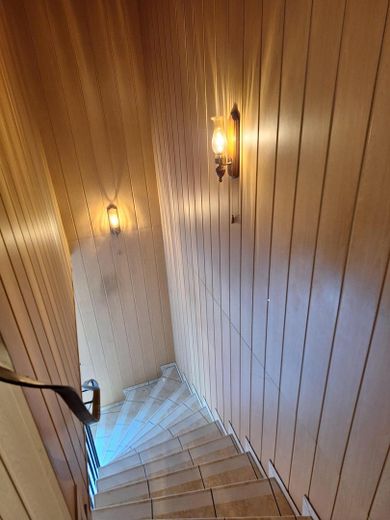 Privatverkauf ohne Maklerprovision: Reihenhaus mit Charakter in Montabaur | Perfekt für Familien – Treppenhaus