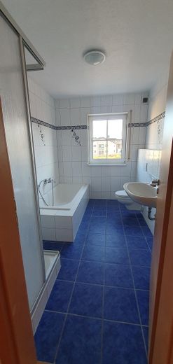 Helle, moderne Doppelhaushälfte in ruhiger Ecklage – sofort bezugsfertig! – Bad Obergeschoss