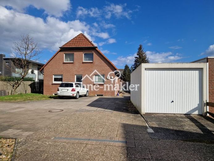 Seltene Gelegenheit in Holtorf: Großzügiges Zweifamilienhaus mit Terrasse und Garage – Foto 1