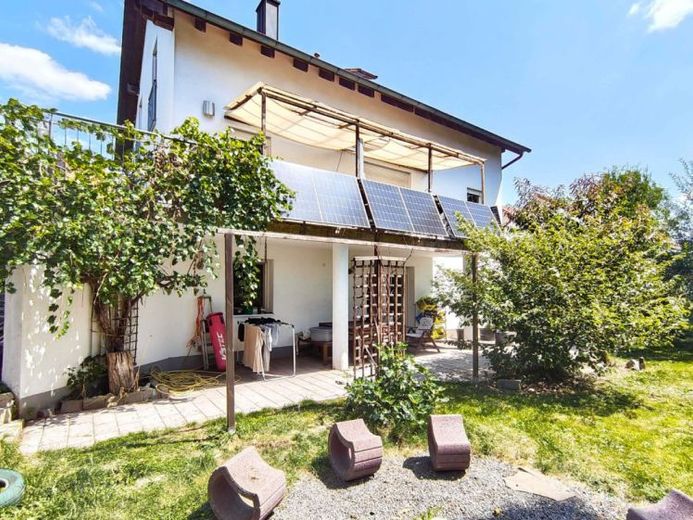 Ihr neues Zuhause mit Pool, Garten und viel Platz für die ganze Familie – Foto 1