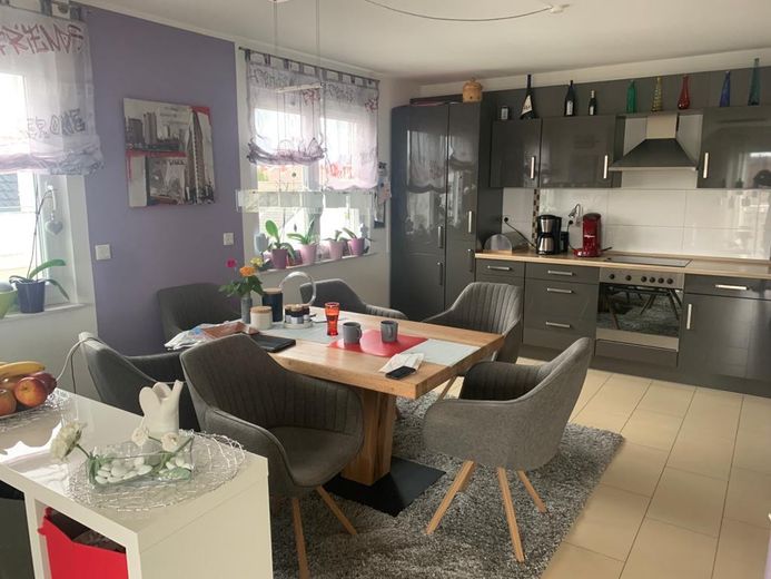 Appartamento mansardato di 4 locali, pari al nuovo, con grande balcone e cucina componibile a Münster Hessen – Foto 4