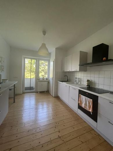 Sehr schöne 3-Zimmerwohnung mit Balkon in Eller! Bad mit Tageslichtfenster – Küche