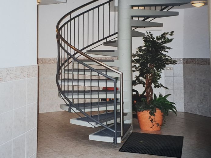 3 Zimmerwohnung in gepflegter Wohnanlage – Treppenhaus