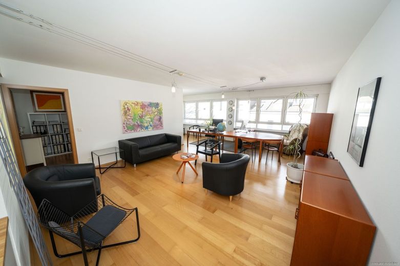 Modern und elegant gehaltene Eigentumswohnung mit Aufzug im Herzen von Püttlingen – Wohn- Esszimmer