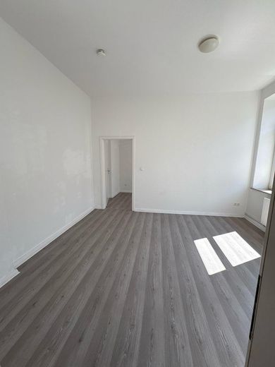Helle 2-Zimmer-Wohnung in Wilhelmshaven – frisch renoviert – Wohnzimmer