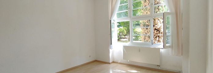 Zentral gelegene Wohnung im Kulturdenkmal mit parkähnlichem Innenhof & Loggia, provisionsfrei! – Zimmer 2