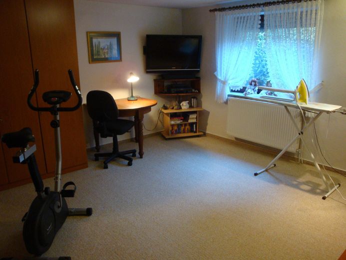 Keller Arbeit-Gästezimmer 