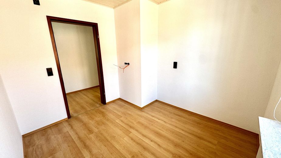 Erstbezug nach Sanierung | Helle 3,5-Zimmer-Wohnung in bester Innenstadtlage – Büro / Kinderzimmer