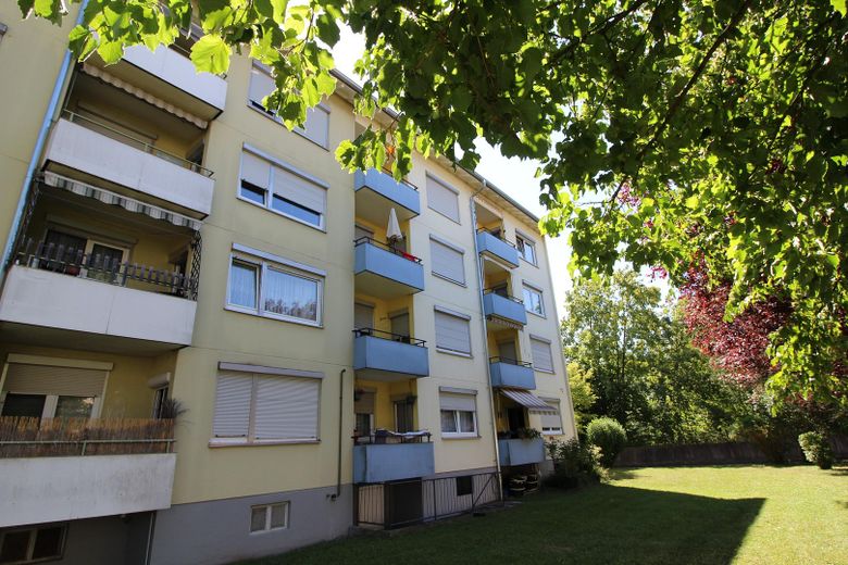 Helle 3-Zimmer Wohnug mit Balkon und Stellplatz in Eberbach an der Fils – Foto 1