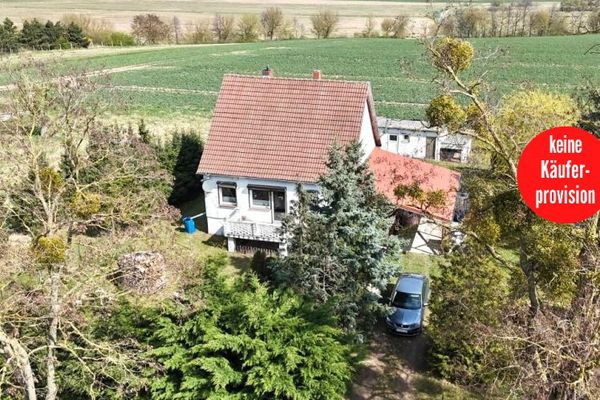 HORN IMMOBILIEN ++ Alleinlage gesucht? Einfamilienhaus, voll unterkellert in Gehren bei Strasburg