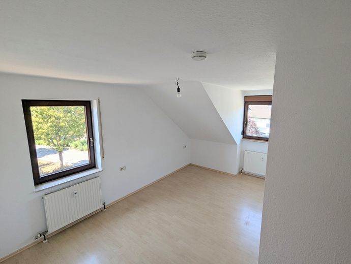 Helle 3-Zi.-Wohnung + West-Balkon & TG-Stellplatz – Hauptschlafzimmer