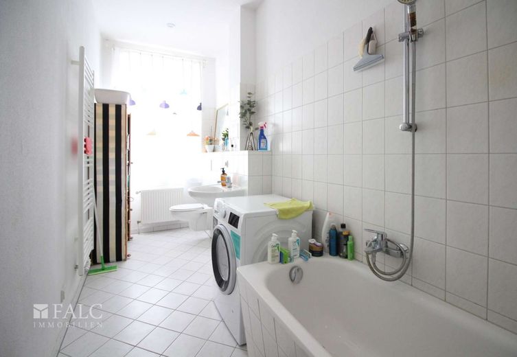 Attraktive Kapitalanlage in Bestlage - Vermietete Wohnung im Herzen der Stadt – Bad