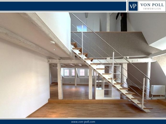 Lichtdurchflutetes Loft mit historischem Flair und komfortablem TG-Stellplatz – फोटो 1