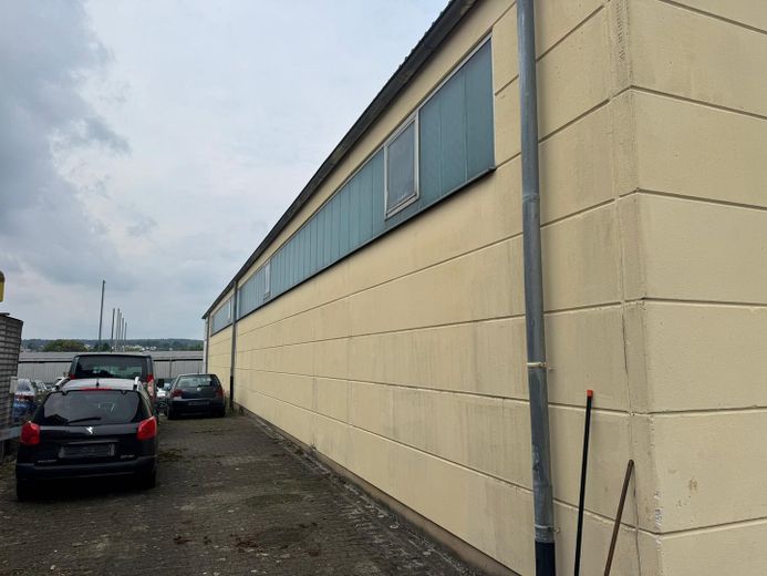 Seitenansicht gr. Halle