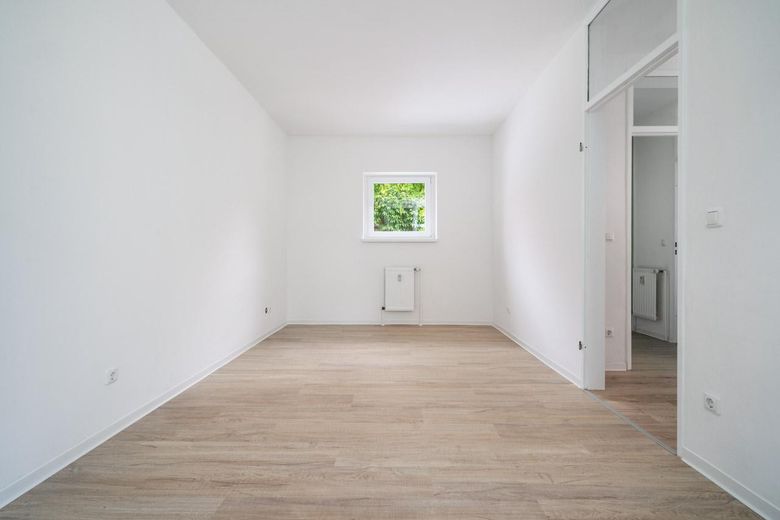 Bezugsfertige 2 Raumwohnung mit optimalem Grundriss am Wall in Greifswalder Innenstadt – Schlafzimmer