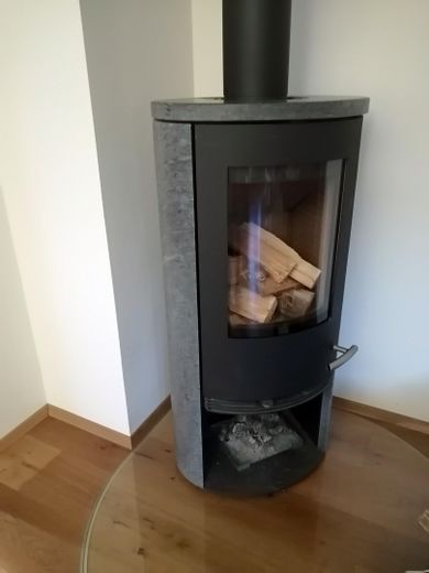 Kaminofen im Wohnzimmer EG