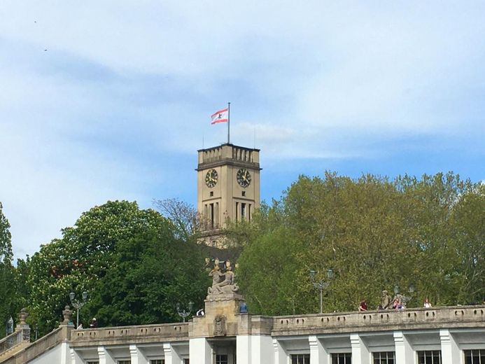Rathaus vom Park aus