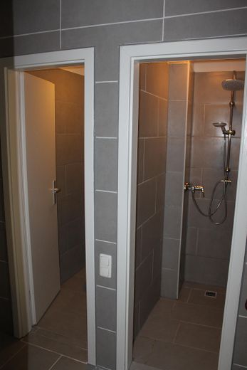 5R-Whg. 115 qm maßgeschneidert für die große Familie | Unit 3.1.1 – Bad | Duschraum | WC Raum