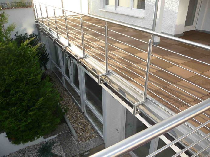 Uso proprio/investimento: edificio plurifamiliare completamente ristrutturato a regola d’arte, con 3 unità abitative di pregio su 4 piani – Wintergarten Souterrain