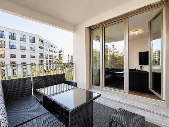 Neuwertige 3-Zimmer-Wohnung mit Balkon, zwei Bädern & TG-Stellplatz – Terrasse / Balkon / Loggia