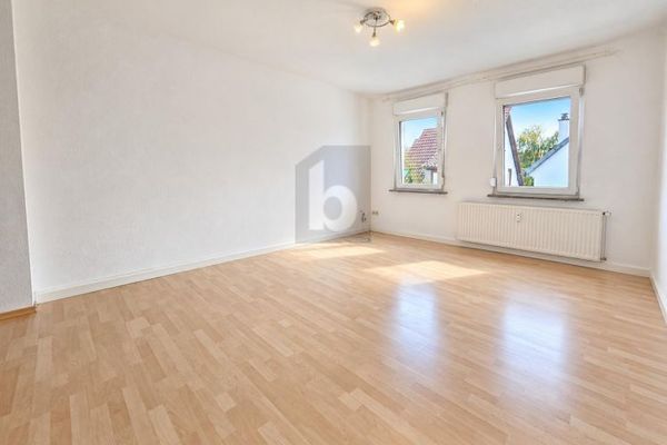 WYREMONTOWANE, DOSKONAŁA LOKALIZACJA Z DUŻYM POTENCJAŁEM