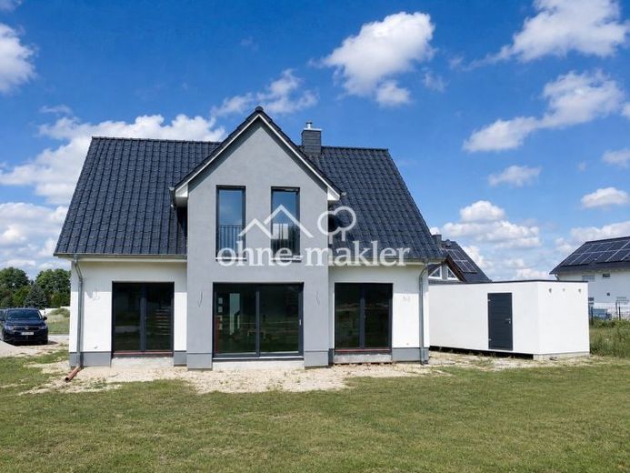 Now at an advantageous price: Modern country house incl. plot & fitted kitchen – Photo 2