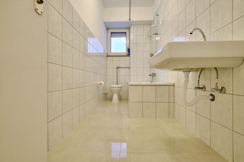 Große 1-Zi-WH mit separater Küche und Balkon - absolut zentral – Bad