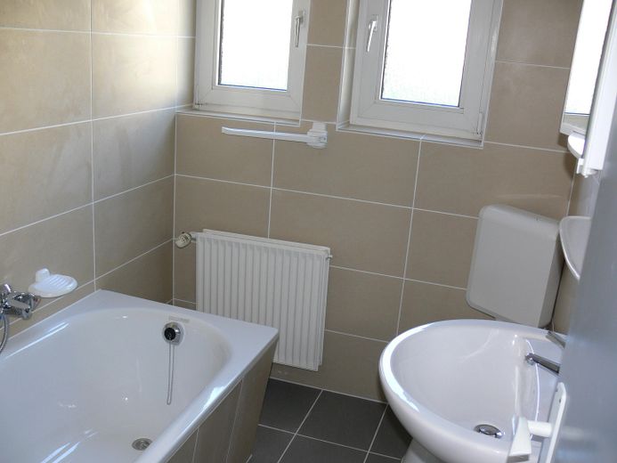 Zwei modernisierte Mehrfamilienhäuser mit 8 WE – Paket oder Einzelverkauf – Foto 10