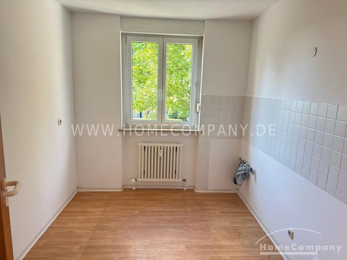 28236 HomeCompany Dresden Möbliert/Furnished 2-Zimmer Wohnung mit Balkon in Dresden-Weißig max. 3-Personen – 744c4599a1787bb5eb263df766d9a73325ec4b33.jpg