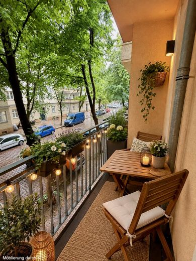 Zonder makelaarscourtage: Instapklaar droomappartement in een oud gebouw met 2 balkons en energie-efficiëntieklasse C in B-Friedrichshain – Balkon klein