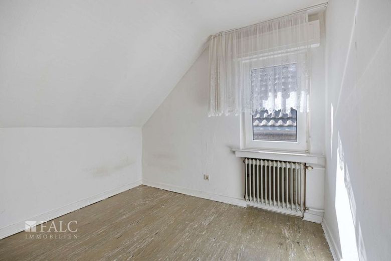 Charmantes sanierungsbedürftiges Einfamilienhaus mit Potenzial in ruhiger Lage von Worringen – Kinderzimmer
