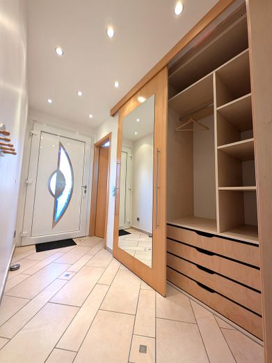 Flur mit Einbauschrank