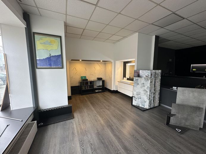 Commercial space in Kray with up to 7 parking spaces, window frontage, office, storage – Foto 5