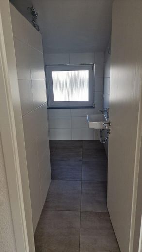 Bad DG mit Dusche u. WC