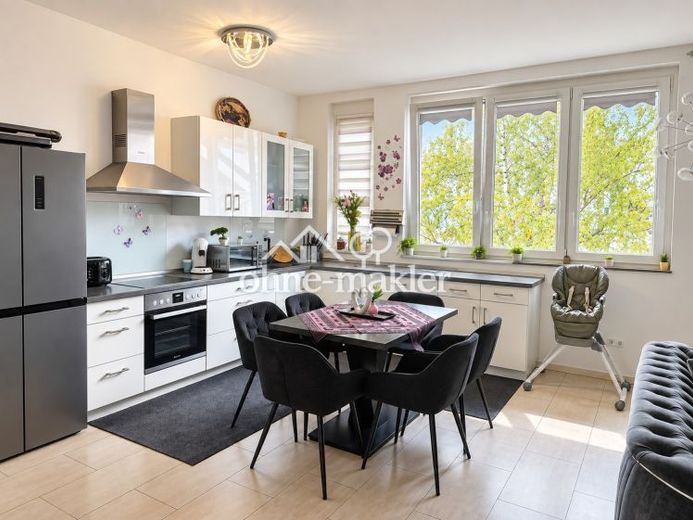 Appartamento loft di 114 m² con soffitti alti, cucina componibile, balcone e garage – in posizione centrale a Pforzheim – Foto 1