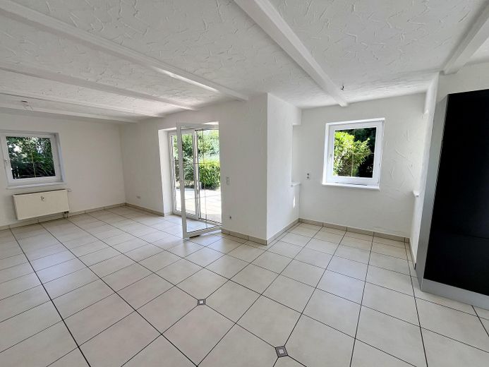 2 ZKB Gartenwohnung. Leben wie in einem Einfamilienhaus Garage Garten Keller alles neu! – Wohnen 