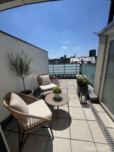 Luxus-Penthouse mit zwei Dachterrassen in Neuhausen – 7318021e8fc8cec80f75ebad711e24e1beba2391.jpg