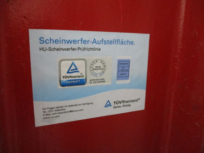 Pkw Werkstatt-KFZ-Transporter-LKw Werkstatt mit Autoplatz – Foto 3