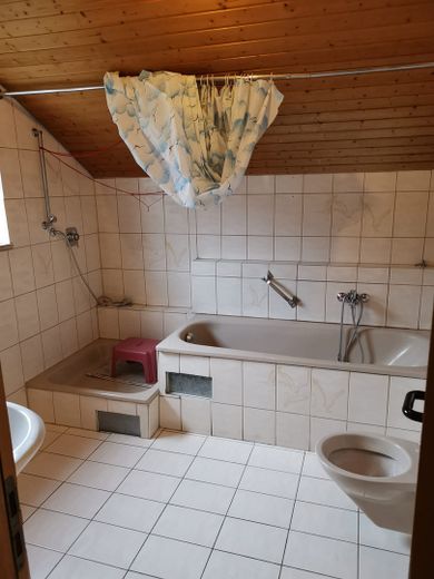 Sans commission 232 m² Travail & habitation : restaurant gastro ramen malatang snack – Bad Dachgeschoss Wohnung 