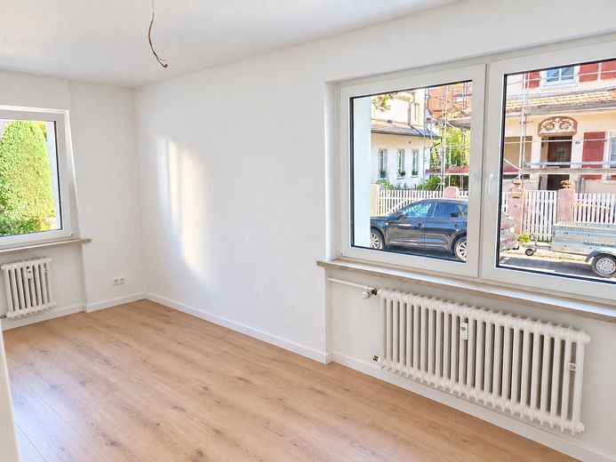 Gerenoveerd 3-kamerappartement met overdekt balkon – 5 min. naar de tram richting Straatsburg – Eckzimmer mit zwei Fenstern