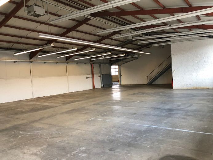 Lager/ Produktionshalle ( mit Büro ) – Halle 2
