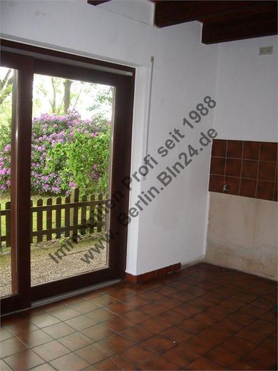 Haus + Garten + neuem Wannenbad - zur Miete – Burh. 43 außen 014