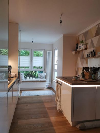 Apartamento de 2,5 habitaciones disponible para ocupar, con terraza orientada al sur, jardín y plaza de aparcamiento en Berlín-Rudow, sin comisión – Foto 4