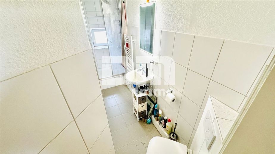 Historisches Fachwerk-Juwel mit attraktiver Rendite im Herzen von Northeim – OG1 Wohnung / Bad Dusche / Handtuchwärmer