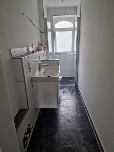 Bad mit ebenerdiger Dusche