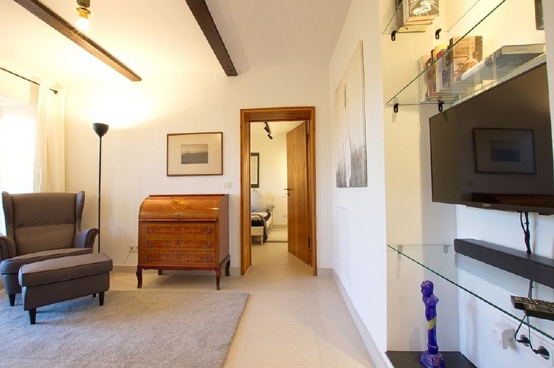 Klassisches Design, Terrasse mit Ausblick, KFZ-Stellplatz: Top-Wohnung in einer der beliebtesten Lagen von Bochum – 78219a9c54b43005d0261ddfb82ff1e4f6441c1b.jpg